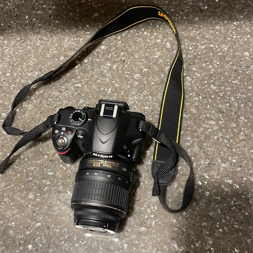 Nikon camera D3200 with extra lens